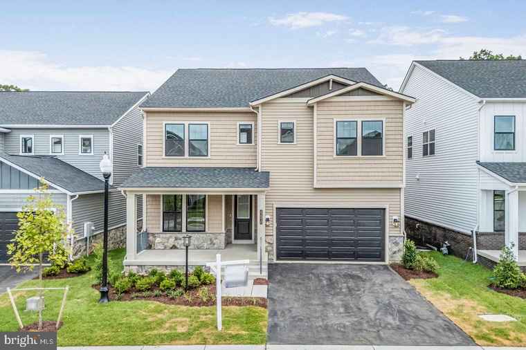 Photo of 42010 Night Nurse Cir Ashburn, VA 20148