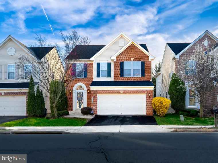 Photo of 13779 Lowe St Chantilly, VA 20151