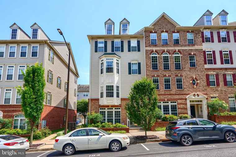 Photo of 7248 Elkridge Crossing Way Elkridge, MD 21075