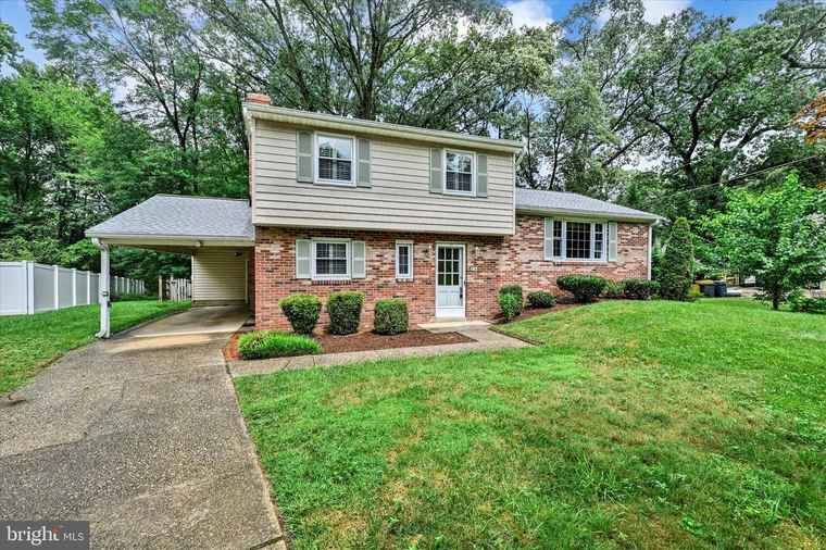 Photo of 26 Severndale Rd Severna Park, MD 21146