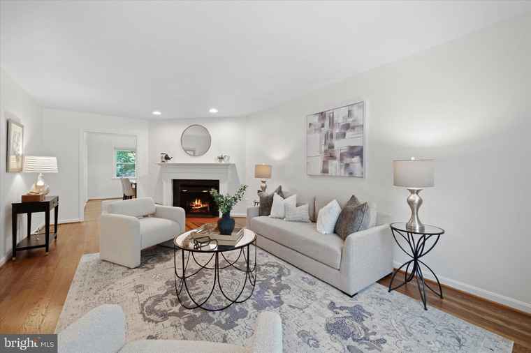 Photo of 1156 Kensington Rd Mclean, VA 22101