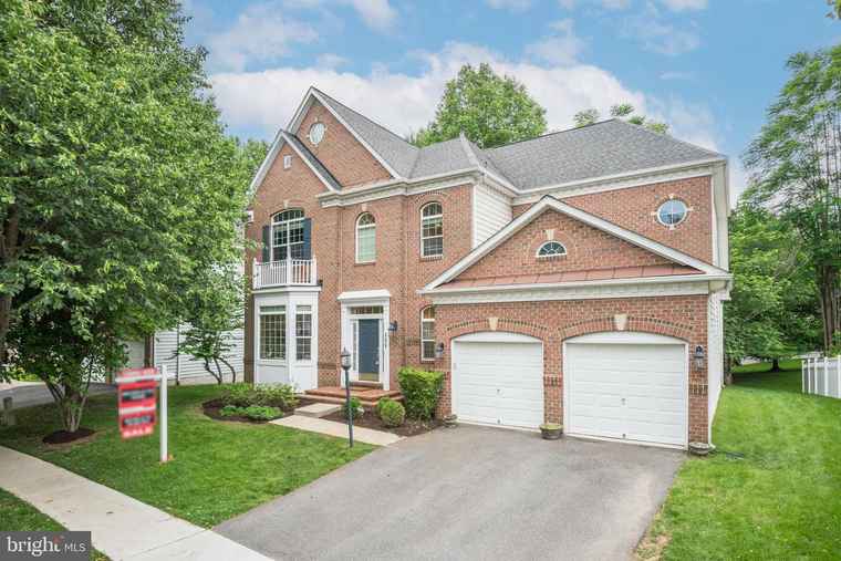 Photo of 408 Misty Knoll Dr Rockville, MD 20850