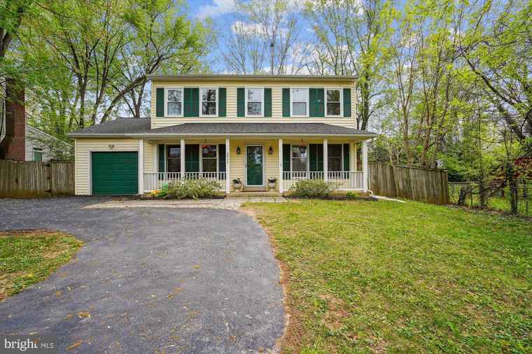 Photo of 2915 Chain Bridge Rd Oakton, VA 22124