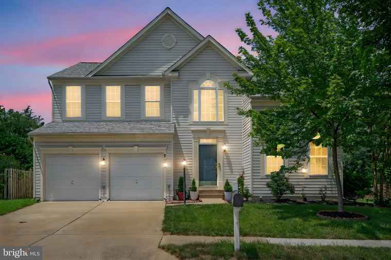 Photo of 8142 Tenbrook Dr Gainesville, VA 20155