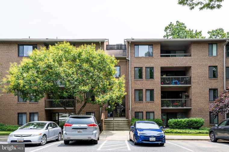 Photo of 11401 Commonwealth Dr #204 Rockville, MD 20852