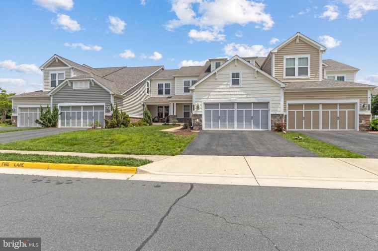 Photo of 23554 Christina Ridge Sq Ashburn, VA 20148