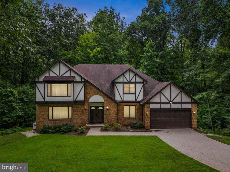 Photo of 193 Southdown Rd Edgewater, MD 21037