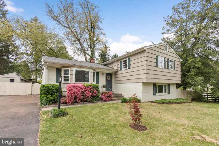 Photo of 11804 Caplinger Rd Silver Spring, MD 20904