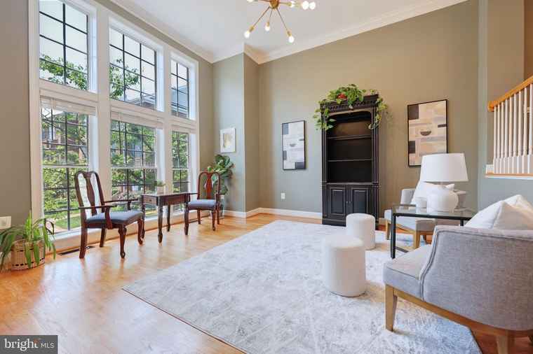 Photo of 704 Vestal St Woodbridge, VA 22191