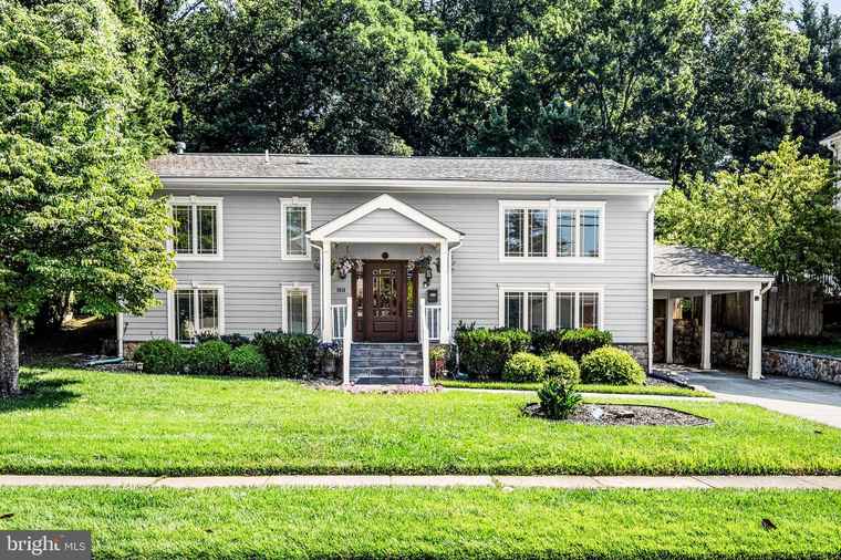 Photo of 1016 Cottage St SW Vienna, VA 22180