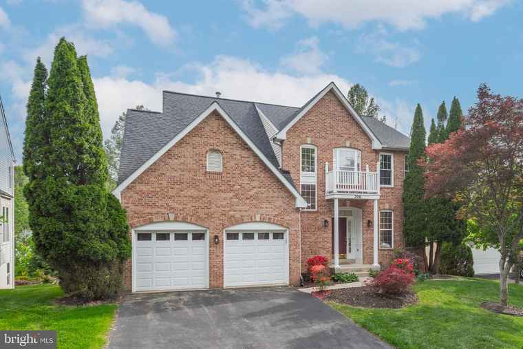 Photo of 206 Cherrywood Ter Gaithersburg, MD 20878