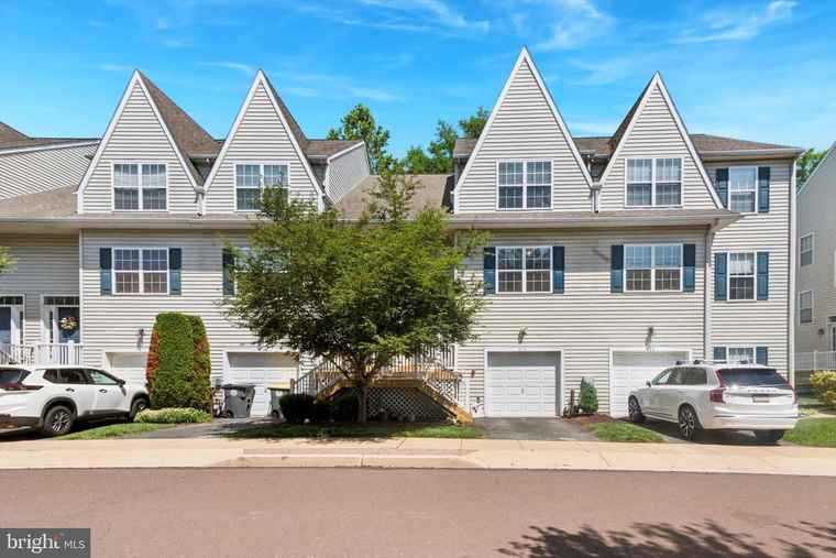 Photo of 213 Buchanan Ct Downingtown, PA 19335