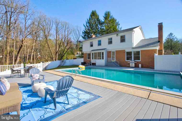 Photo of 1320 Denby Rd Towson, MD 21286