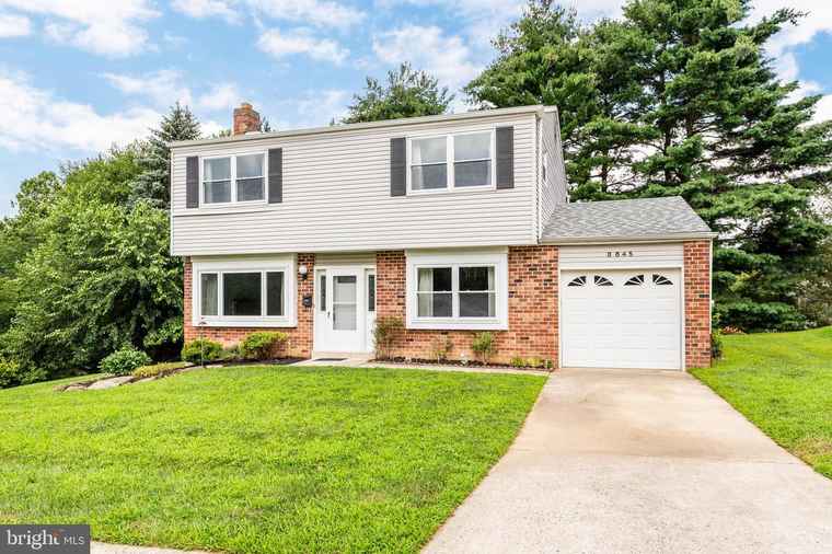 Photo of 8645 Steeple Dr Philadelphia, PA 19128