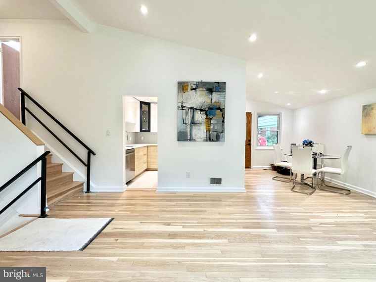 Photo of 13111 Valleywood Dr Silver Spring, MD 20906