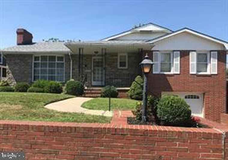 Photo of 7128 Crestshire Baltimore, MD 21222