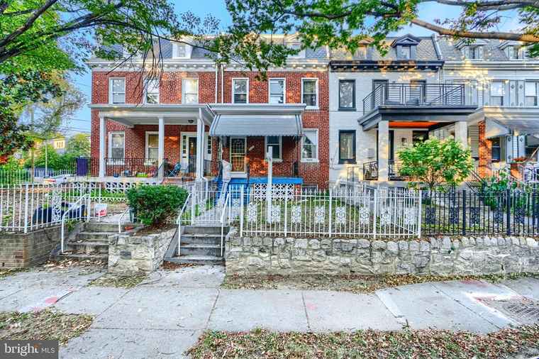 Photo of 4021 Illinois Ave NW Washington, DC 20011