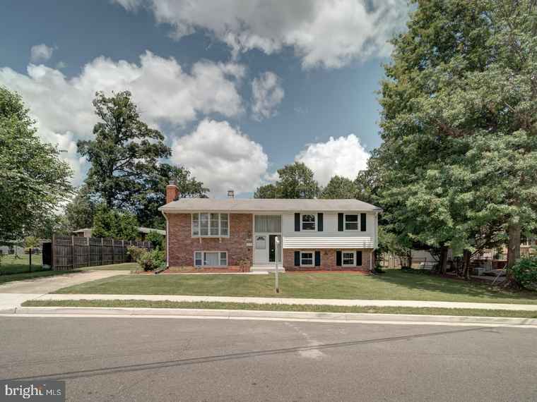 Photo of 10928 Warwick Ave Fairfax, VA 22030