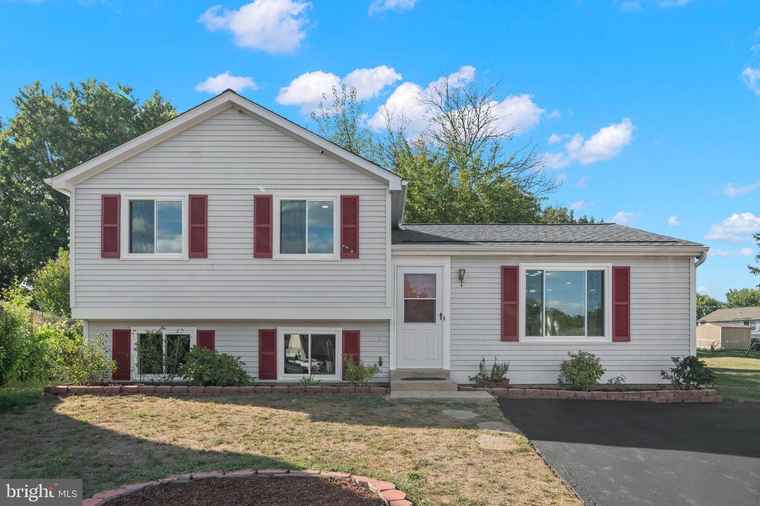 Photo of 207 Spruce Ct Frederick, MD 21701