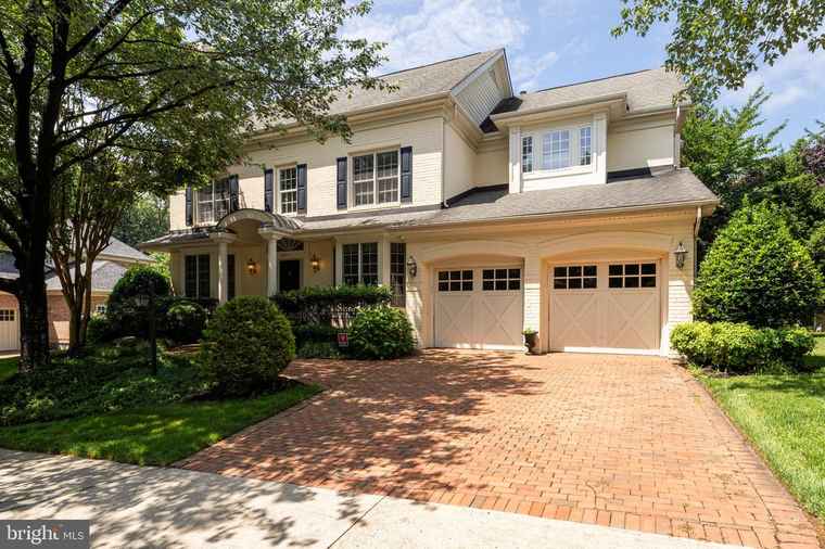 Photo of 9507 Shelly Krasnow Ln Fairfax, VA 22031