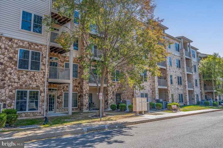 Photo of 3000 Fountainview Cir #202 Newark, DE 19713
