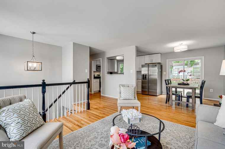Photo of 12109 Lauderdale Dr Rockville, MD 20852