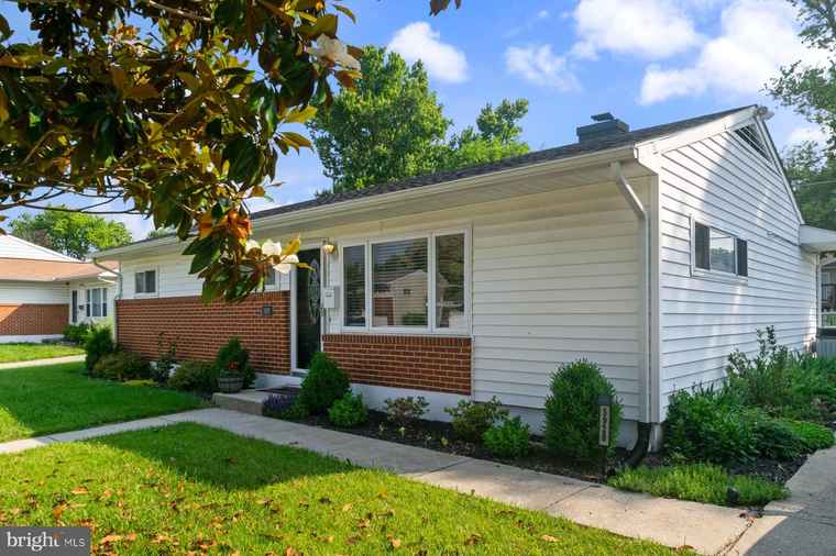 Photo of 5928 Charnwood Rd Catonsville, MD 21228