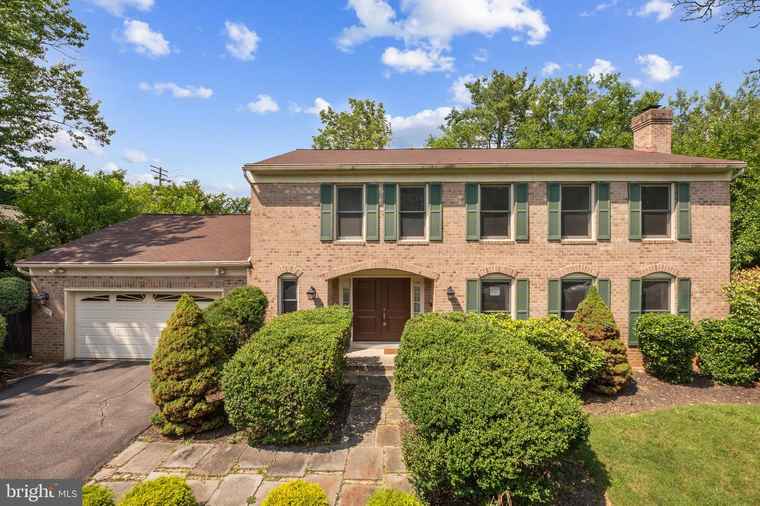 Photo of 6117 Nightshade Ct Rockville, MD 20852