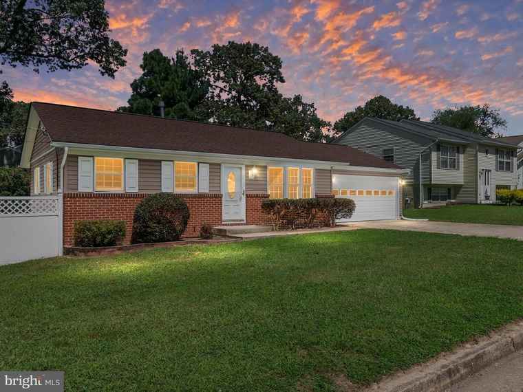 Photo of 726 215th St Pasadena, MD 21122