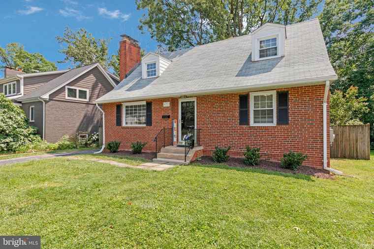 Photo of 4752 6th St S Arlington, VA 22204