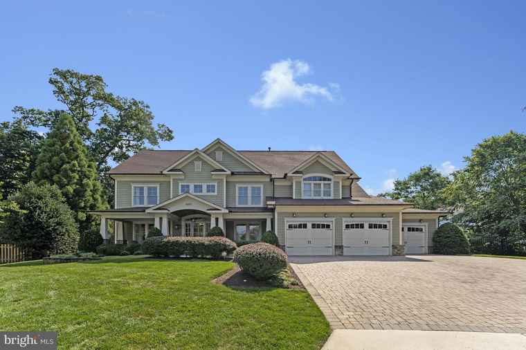 Photo of 6031 Corland Ct Mclean, VA 22101