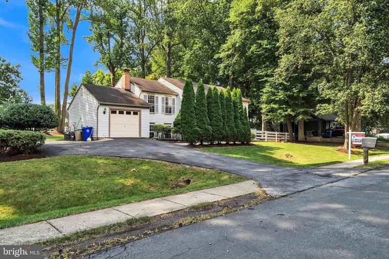 Photo of 3818 Gelding Ln Olney, MD 20832