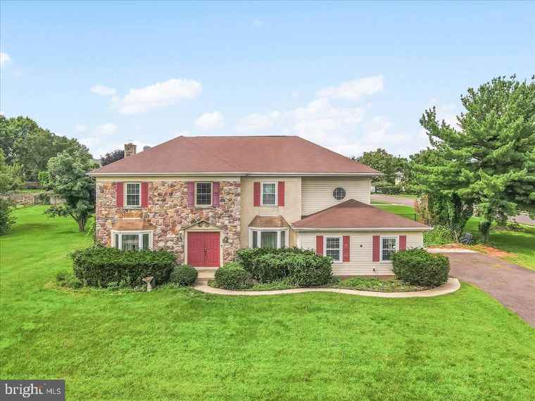Photo of 906 River View Cir Phoenixville, PA 19460