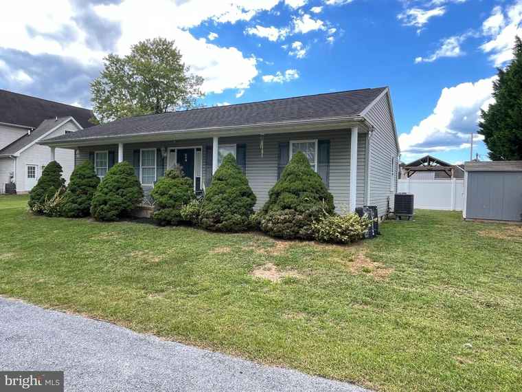 Photo of 327 Athletic St Martinsburg, WV 25404