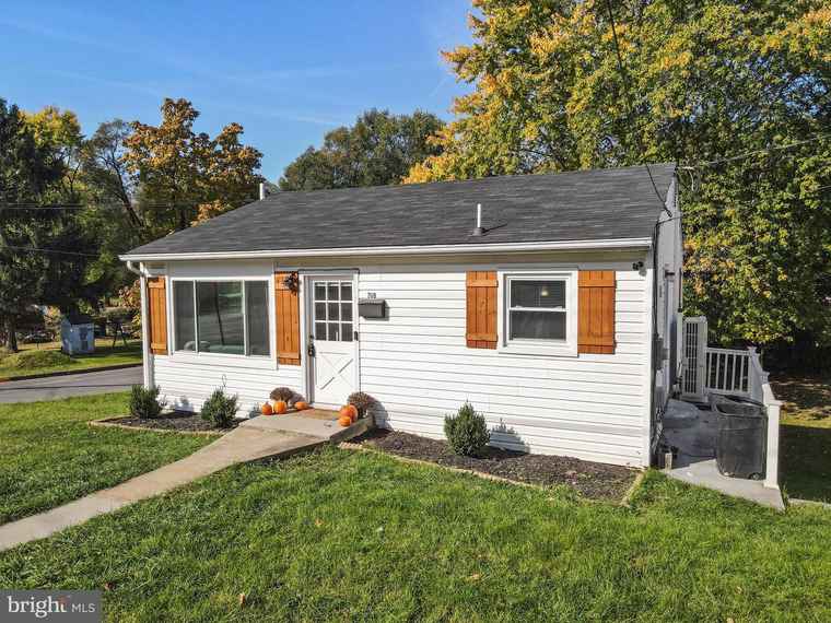 Photo of 708 3rd St Martinsburg, WV 25404