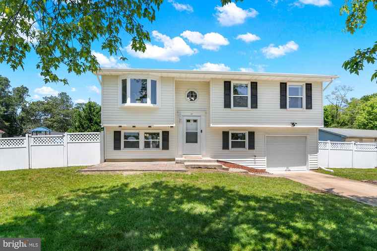 Photo of 27 Greystone Cir Waldorf, MD 20602