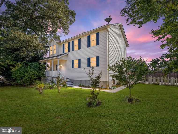 Photo of 7827 Catherine Ave Pasadena, MD 21122