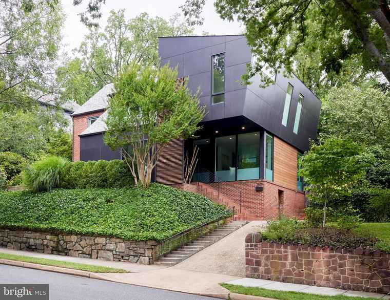 Photo of 3605 Albemarle St NW Washington, DC 20008