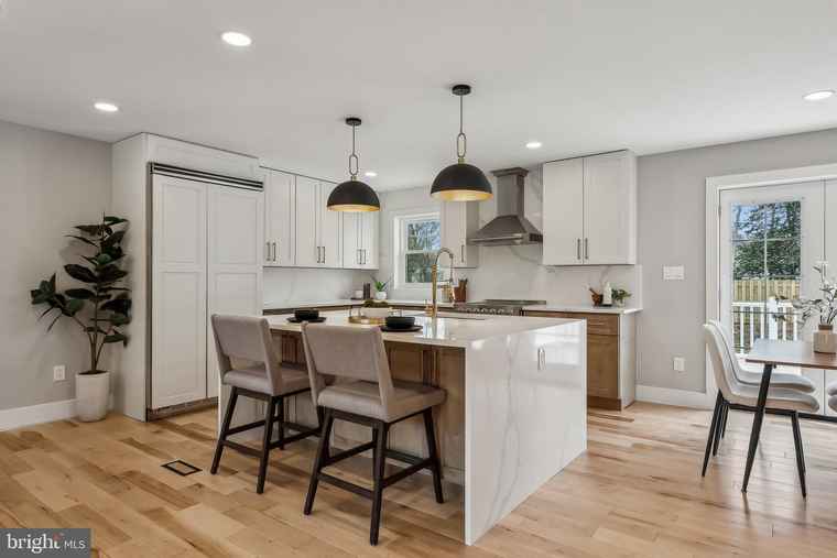 Photo of 820 Walker Rd Great Falls, VA 22066