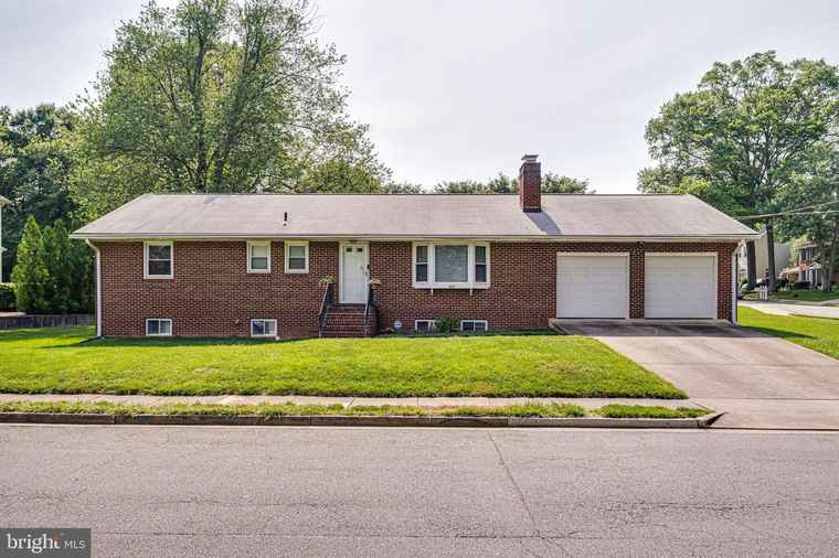 Photo of 440 Lewis St NW Vienna, VA 22180