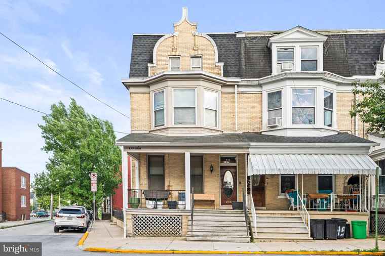 Photo of 452 W King St York, PA 17401