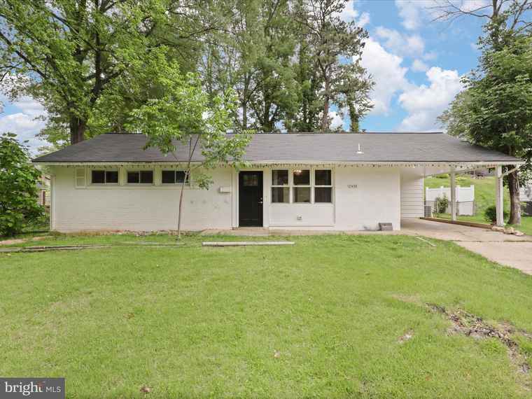 Photo of 7435 Bath St Springfield, VA 22150