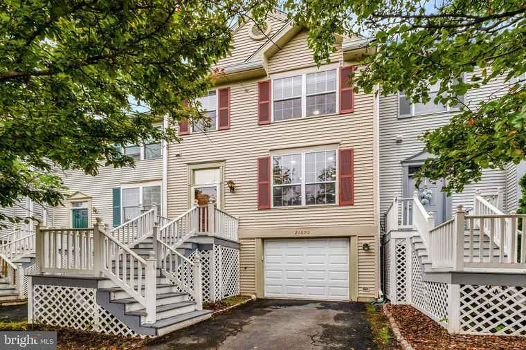 Photo of 21850 Goldstone Ter Sterling, VA 20164