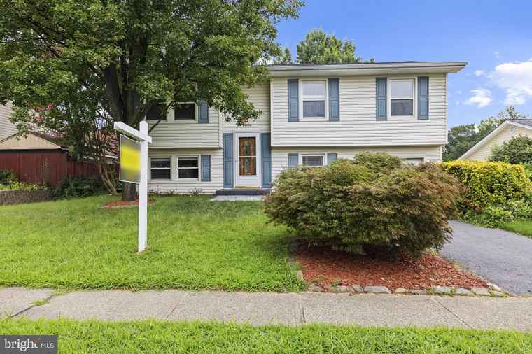 Photo of 1006 Christmas Ln Gambrills, MD 21054