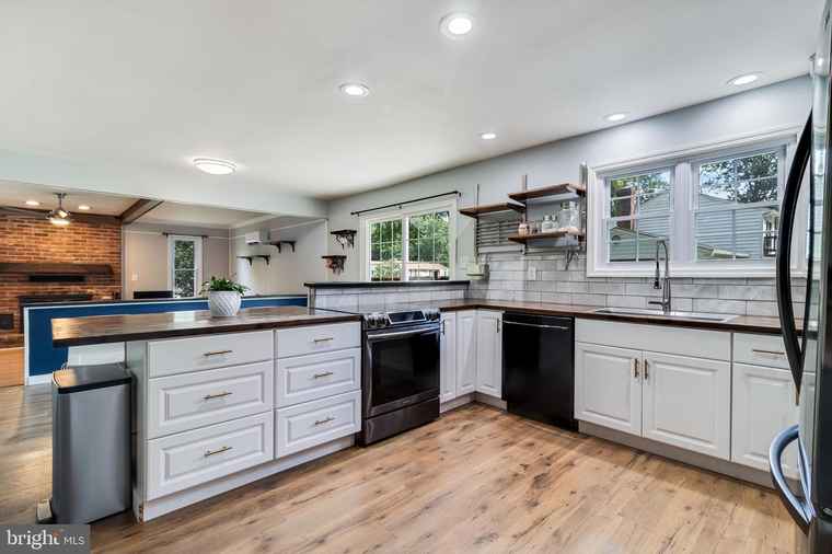 Photo of 507 Scarlet Oak Rd La Plata, MD 20646