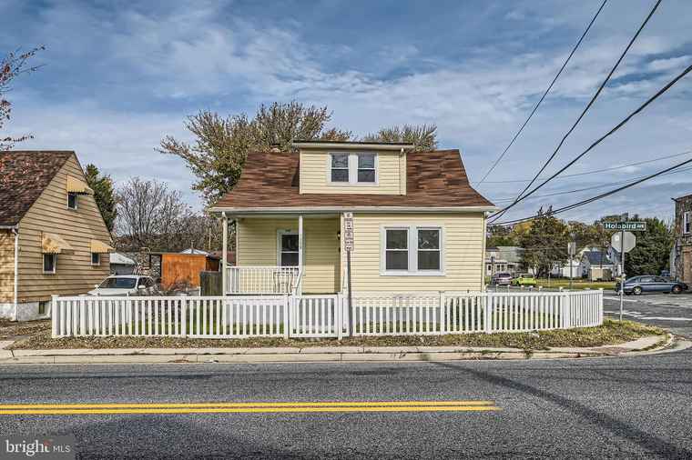 Photo of 7308 Holabird Ave Dundalk, MD 21222