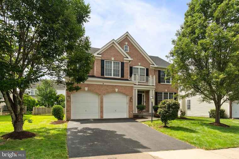 Photo of 8208 Kerfoot Dr Gainesville, VA 20155