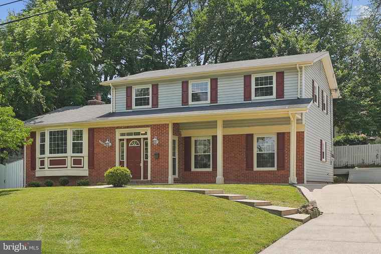 Photo of 11704 Milbern Dr Potomac, MD 20854
