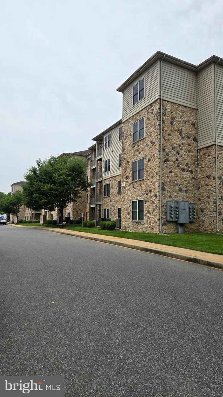 Photo of 1000-UNIT Fountainview Cir #1406 Newark, DE 19713