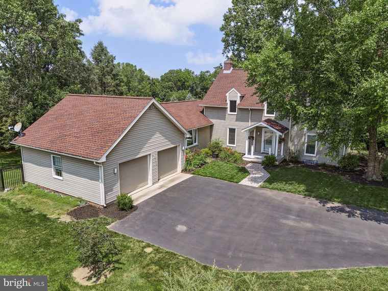 Photo of 1126 Saint Andrews Ct York, PA 17408